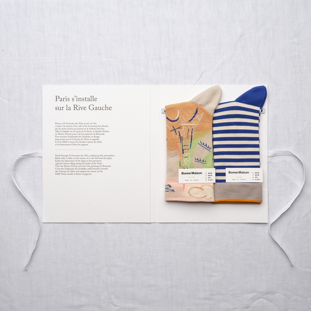 [PRG101 39/41] Livre Paris Tour Eiffel